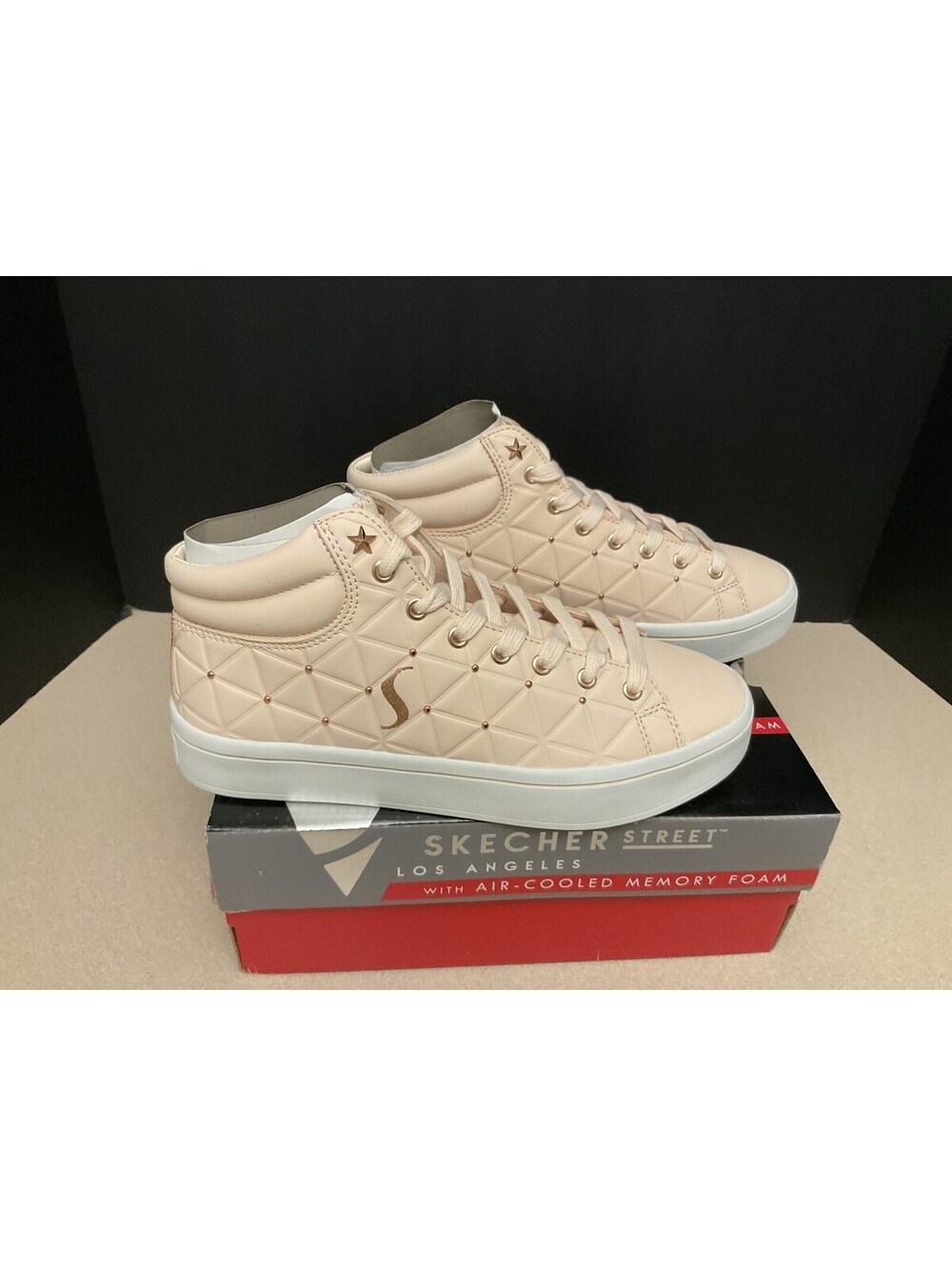 New! Womens Skechers Street Hi-Lite Light Pink Sneakers/Shoes. Size 7.5. Nice!